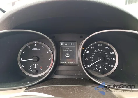 2017 Hyundai Santa Fe Sport z USA, uszkodzony, nr VIN 5XYZU3LB5HG462991